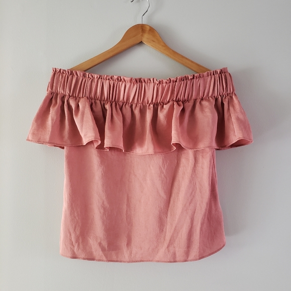 Express off the shoulder ruffle top. XS - Picture 2 of 4